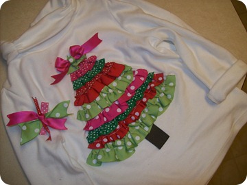 Stuff by Ash: Ribbon Christmas Tree Shirt